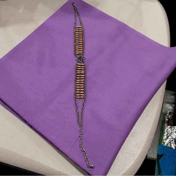 Beige and silver tone choker necklace - Picture 3 of 3